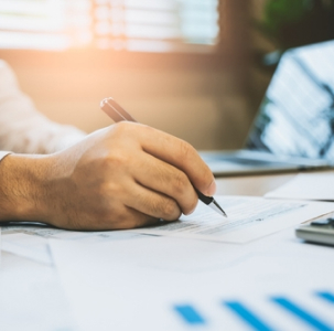 Deductions & Claims in a Turbulent Economy:  RPA + AI to Cut Revenue Leaks and Fast-track Research