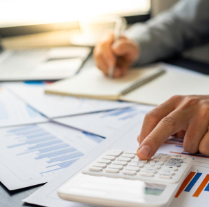 Days Sales Outstanding vs. Accounts Receivable Turnover Ratio: What’s the Difference?